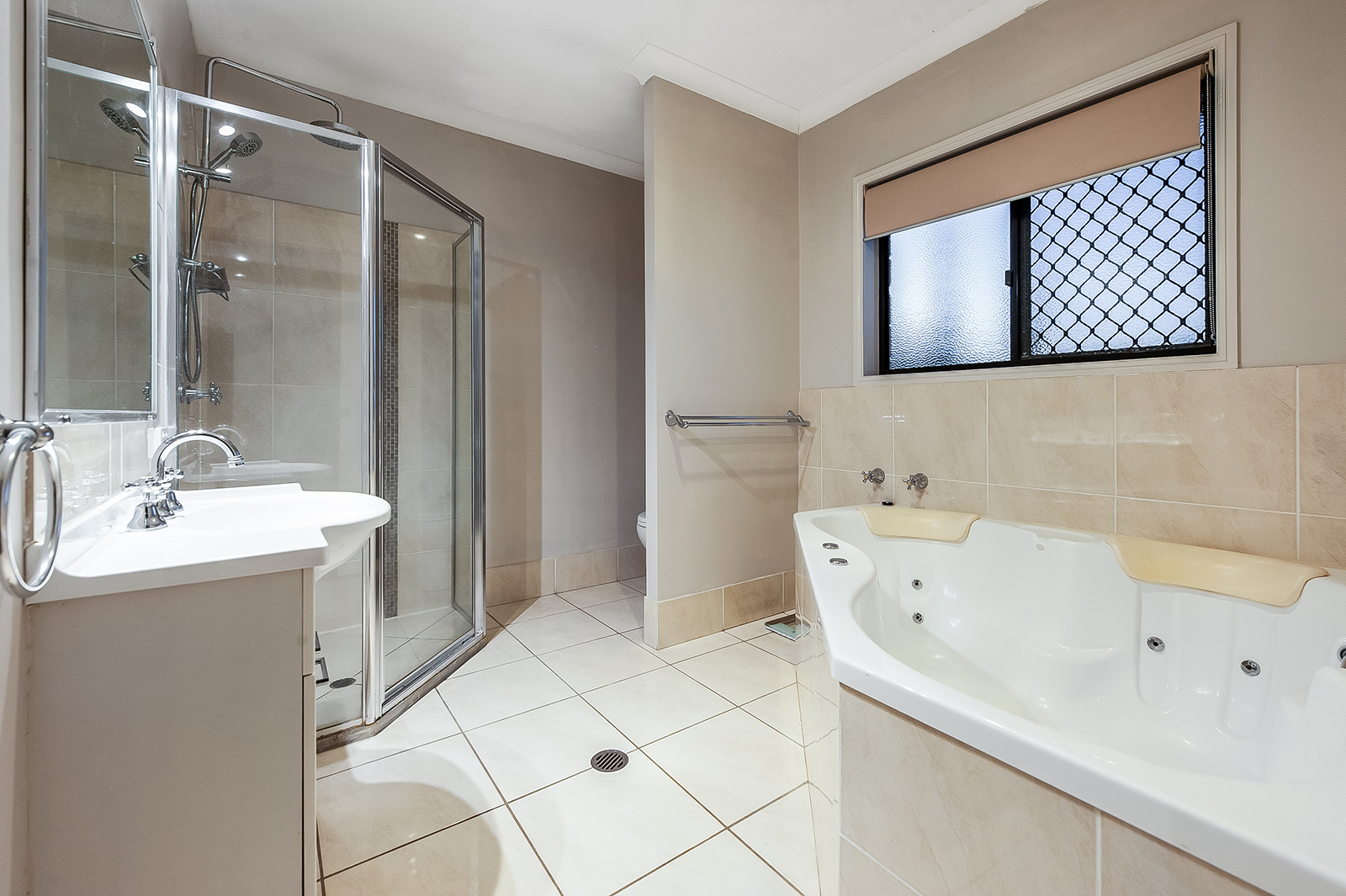 74f8d333d90ad50f161adbf47f8f85e3property-1591672593.jpg